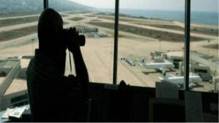خرق أمني بتصوير طائرة الحريري في المطار.. وباسيل يتدخّل للفلفة التحقيق