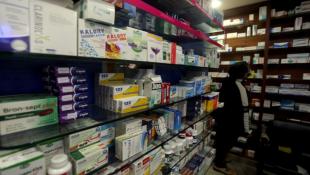 «الكارتيل» يحكم الدولة: 7 شركات تحتكر سوق الدواء