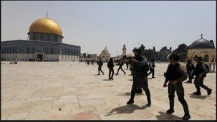 مواجهات في المسجد الأقصى بين مصلين وقوات الأمن الإسرائيلية