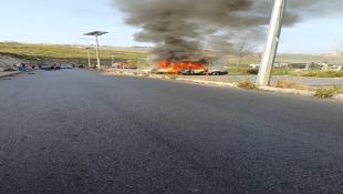 بالصور : غارة إسرائيليّة تستهدف سيّارة في محيط بلدة كفر دجال جنوبي لبنان وإصابة باص مدرسة