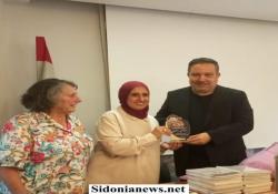 بالصور: تسلم درعا تكريميا:  زاهي وهبي حل ضيفا في صيدا بدعوة من جمعية خريجي المقاصد الاسلاميه في صيدا وصالون رولى بتكجي الثقافي