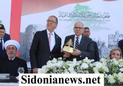 بالصور: الرئيس نواف سلام اختتم زيارته إلى صيدا بمأدبة غداء تكريمي على شرفه في المقاصد: صيدا عزيزة على قلبي... و"المقاصد بيتي