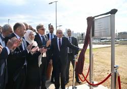 الرئيس نواف سلام وضع حجر الأساس لحديقة الرئيس الشهيد رفيق الحريري على الواجهة البحرية لبيروت بمشاركة السيدة بهية الحريري ممثلة الرئيس سعد الحريري وبحضور شخصيات وفاعليات