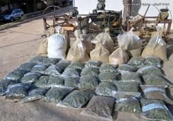 بالصور : الجيش اللبناني : عمليات دهم وتوقيف مواطنَين وضبط آلات لتصنيع المخدرات