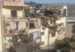 بالفيديو والصور : عمليات إنتشال الشهداء والإنقاذ متواصلة في منطقة صيدا في المبنى الذي إستهدفته الغارة الإسرائيلية في صيدا - الفوار - وإرتفاع عدد الشهداء