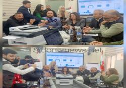 بالصور: وقائع تصريح وزيرة الشؤون والاجتماعية حنين السيد في سراي صيدا  وتتفقد غرفتي عمليات ادارة الكوارث في محافظة الجنوب وبلدية صيدا وتشرف على توزيع المساعدات القطرية للنازحين في مدينة الحريري الرياضية