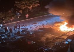 بالفيديو والصور: فجرا : مجزرة في صيدا 8 شهداء و22 جريحا حصيلة أولية للغارة الإسرائيلية على كورنيش صيدا البحري أمام أحد المقاهي