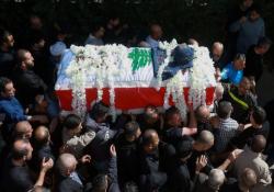 بالصور: البيسارية - قضاء صيدا تودّع الشهيدة الصحافية آمال يوسف خليل | لبنان يحتجّ أمام مجلس حقوق الإنسان لحماية الصحافيين من الاعتداءات الإسرائيلية