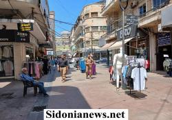 بالصور : صوت لبنان : لا مظاهر فرح أو بهجة في صيدا عشية عيد الأضحى وتجار المدينة يحذورن من تداعيات الحرب