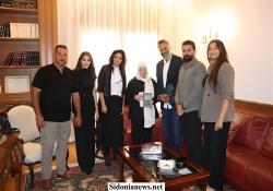 بالصور: بهية الحريري إستقبلت د. خالد غطاس واطلعت منه على مشروعه التربوي الجديد مدرسة خالد عماد غطاس وأهداها كتابه الجديد الكتاب المفقود