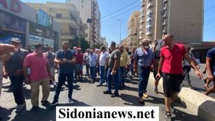 بالصور : النائب اسامه سعد يواصل طرد الشبيحة من محطات الوقود في صيدا لليوم الثالث على التوالي