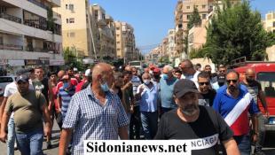 بالصور : النائب اسامه سعد يواصل تنظيم عمل محطات المحروقات في صيدا وجوارها وابعاد الشبيحة وفارضي الخوات