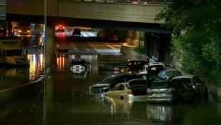 ارتفاع حصيلة قتلى الفيضانات في نيويورك إلى 44