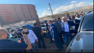ضبط أطنان من نيترات الأمونيوم في بعلبك ووزير الداخلية يتفقّد المضبوطات