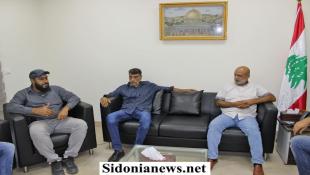 بالصور : الدكتور بسام حمود خلال لقائه وفدا من اهالي تعمير عين الحلوة : ما حصل جريمة وعلى الجميع تحمّل مسؤولياتهم أمام هذه الفاجعة