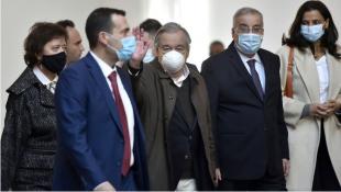 غوتيريس في حديقة الذئاب