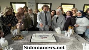 بالصور : عيتاني مكرما أمهات شهداء المرفأ : كلنا خرجنا من 4 آب بخسائر كبيرة وعلينا ان لا نستسلم