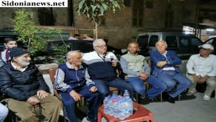 بالصور : المرشح يوسف النقيب يلتقي صيادي الأسماك أمام مقر نقابتهم