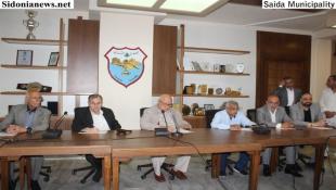 لقاء الفاعليات في بلدية صيدا يعلن    ايقاف اللقاءات مع اصحاب المولدات    ويدعو المواطنين للجوء إلى القضاء