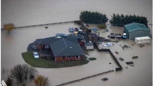 إخلاء مئات المنازل بسبب فيضانات في نيوزيلندا