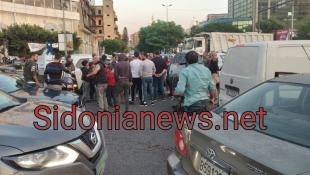 مساء :اعتصام وسط تقاطع إيليا في صيدا لعائلة المفقود محمد حسن نحم