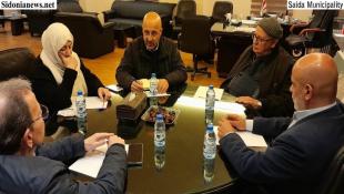 بالصور: وزير البيئة ناصر ياسين شارك بإجتماع مسائي في بلدية صيدا  لهيئة المتابعة لمبادرة  صيدا تواجه  بحث أزمة النفايات بحضور  البزري والحريري وحمود والسعودي: لإنشاء صندوق لدعم