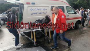 بالصور: صدم ستيني في صيدا في حادث سير وفوج الإنقاذ الشعبي نقله إلى المستشفى