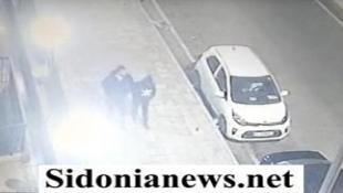 بالصور : مجهولان حاولا سرقة جامع الزعتري في صيدا