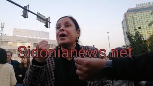 بالفيديو وبالصور : صرخة أمهات إعتصمن وسط صيدا : الناس عم تموت...لوين بعدكن رايحين بالبلد والناس؟