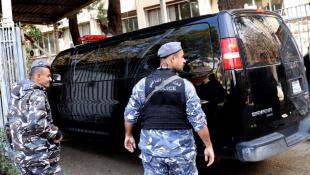 النهار: الدولة تحمي حقوقها بالادعاء على حاكم مصرفها | هل إستدعي السفير السعودي وعاد إلى بلاده لتنسيق المواقف؟ | مزيد من التدهور لليرة اللبنانية؟