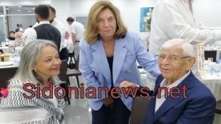 بالصور: منتدى الأعمال الفلسطيني اللبناني كرم رائدين في العمل الإنساني والإجتماعي  المهندس حمزه المغربي والسيدة ملك النمر بدرعين قدمهما الحاج طارق عكاوي