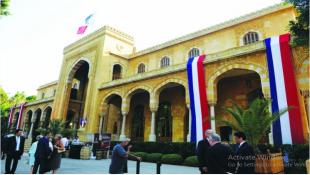 شخصية التقت لودريان: طوّل بالك!