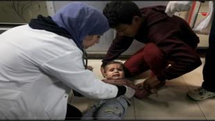 بالصور : لا كهرباء ولا غذاء ولا ماء ... معارك متواصلة في غزة وآلاف الفلسطينيّين لا يزالون عالقين في مستشفى الشفاء