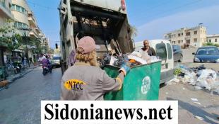بالفيديو وبالصور: كي تظل صيدا نظيفة: حتى في عيد العمال فرق  عمال بلدية صيدا وشركة Ntcc  مستنفرة  وتعمل على رفع النفايات فتحية شكر لكم  من جريدة صيدونيانيوز في عيدكم