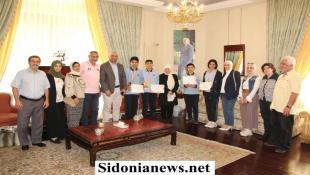 بالصور:  بهية الحريري تلتقي لجنة الأهل في مدرسة الحاج بهاء الدين الحريري وتهنىء طلابها الفائزين ببطولة مهارات مايكروسوفت