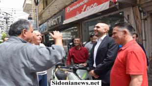 بالصور: الصيدلي عمر مرجان خلال جولته الإنتخابية البلدية  الأولى في سوق صيدا  : صيدا بدها ونحنا قدها