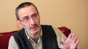 رحيل نجل السيدة فيروز والراحل عاصي الرحباني... وداعاً زياد الرحباني