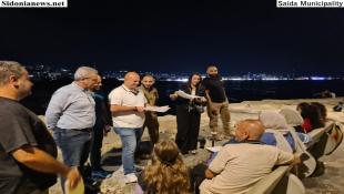 بالصور: جولة ليلية للمهندس مصطفى حجازي وأعضاء في مجلس بلدية صيدا في ممر المشاة في مدينة الحريري الرياضية والكورنيش البحري لتعزيز التوعية والمحافظة على النظافة