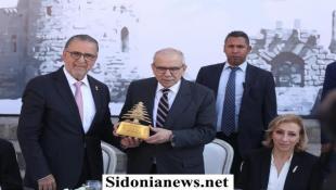بالصور: الرئيس نواف سلام اختتم زيارته إلى صيدا بمأدبة غداء تكريمي على شرفه في المقاصد: صيدا عزيزة على قلبي... و