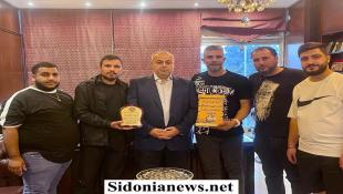 مدير عام معطي غروب السيد عامر معطي يستقبل الكابتن مصطفى حلاق في مكتبه بصيدا ويؤكد أهمية دعم الرياضة ودورها في نهضة الشعوب