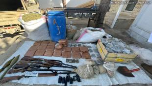 بالصور : الجيش اللبناني : ضبط معمل لتصنيع المخدرات بالإضافة إلى أعتدة عسكرية