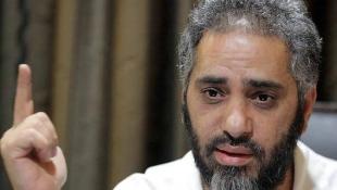 الفنان فضل شكر امام المحكمة العسكرية في 4 ملفات أمنية وإرجاء جلسة الاستماع للشهود إلى 12 شباط