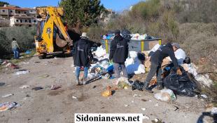 بالصور: المباشرة في جزين  بجمع ونقل النفايات بناء لتعليمات من رئيس إتحاد بلديات جزين د. بسام رومانوس بعد سلسلة لقاءات تنسيقية مع المعنيين والنائبين أيوب والأسمر