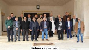 بالصور: مخاتير صيدا في لقاء مع السيدة بهية الحريري ويوجهون الدعوة لأوسع مشاركة في إحياء  الذكرى الـ21 لإستشهاد الرئيس رفيق الحريري