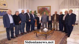 وفد من فصائل منظمة التحرير برئاسة أبو العردات يهنىء بهية الحريري بتعيينها نائباً لرئيس تيار المستقبل