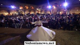 بالصور : فعاليات صيدا مدينة رمضانية تتواصل في خان الإفرنج: حفل إنشادي لفرقة المادحين وعزف وغناء تراثي لوائل ملوحي