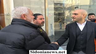 بالصور : عمر مرجان يعاين أضرار الاستهداف الإسرائيلي على عمارة المقاصد في صيدا