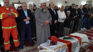 بالفيديو والصور: عامر معطي شارك في واجب تشييع شهيد الدفاع المدني في صيدا فهمي الشامي وتقديم التعازي لعائلته