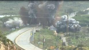 بالفيديو والصور: تطوّر خطر باستهداف البنى التحتية في لبنان!: إسرائيل تدمر جسر القاسمية وتقطع أوصال الجنوب عن بيروت.