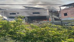 بالصور :  وزارة الصحة : شهيدان و4 جرحى في غارة اسرائيلية على شقة سكنية في مخيم المية ومية شرق مدينة صيدا